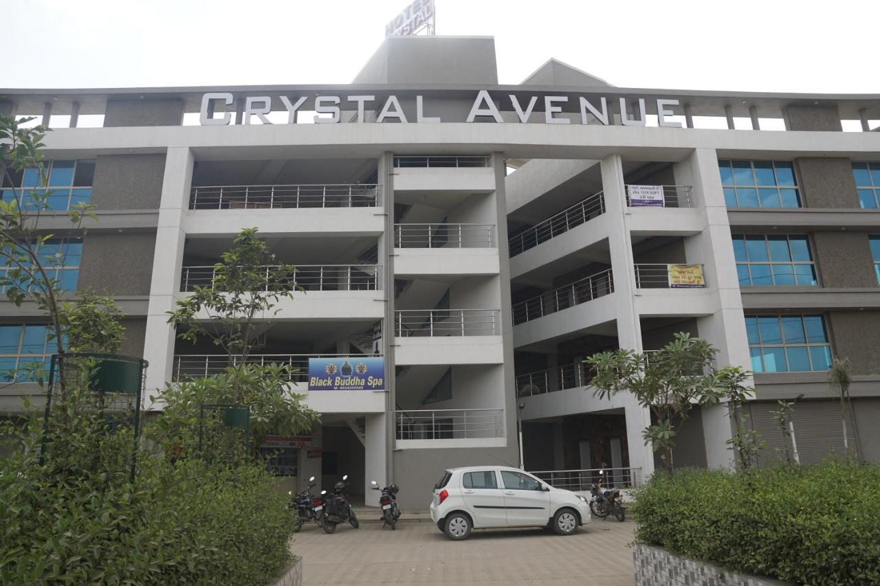 Oyo 25009 Hotel Crystal อาเมดาบัด ภายนอก รูปภาพ